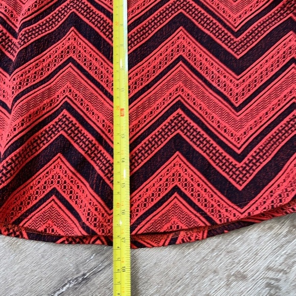 Womens Miami Sz M circle skater mini skirt chevron pattern size medium - Picture 6 of 7